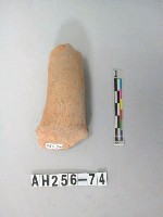 藏品(紅色夾砂陶把殘件)的圖片